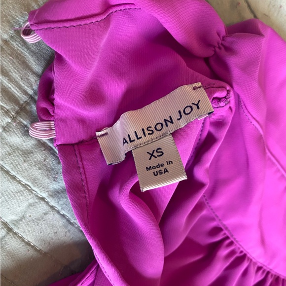 Sleeveless Cocktail Dress - Picture 2 of 2